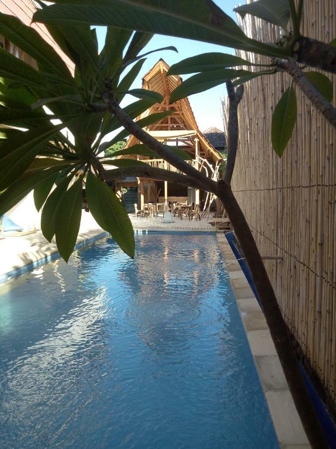 The 5 Brothers Hotel Gili Trawangan Exterior photo